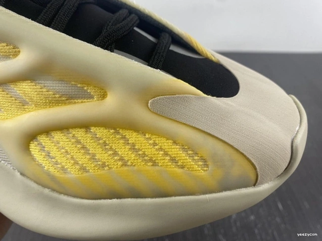 Adidas V3 HP5425 Mono 700 Yeezy Safflower 0729